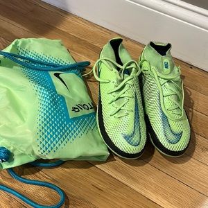 Soccer cleats
